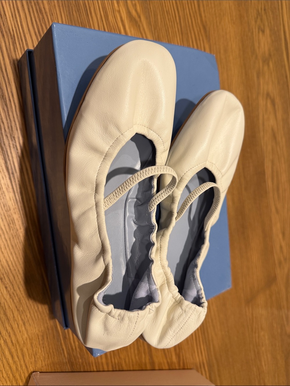 Reformation Buffy Ruched Ballet Flat Ivory - Size 10